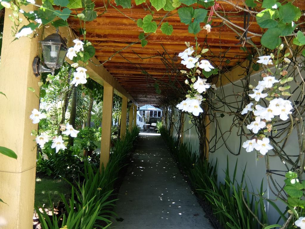 Greenyard Inn Manoc-Manoc Exteriör bild